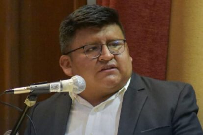 Álvaro Quelali en su casa tras cubrir fianza