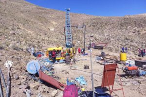 Inversión en prospección minera por la Gobernación de Oruro