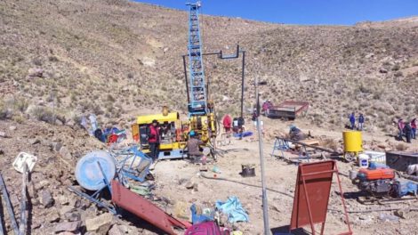 Inversión en prospección minera por la Gobernación de Oruro