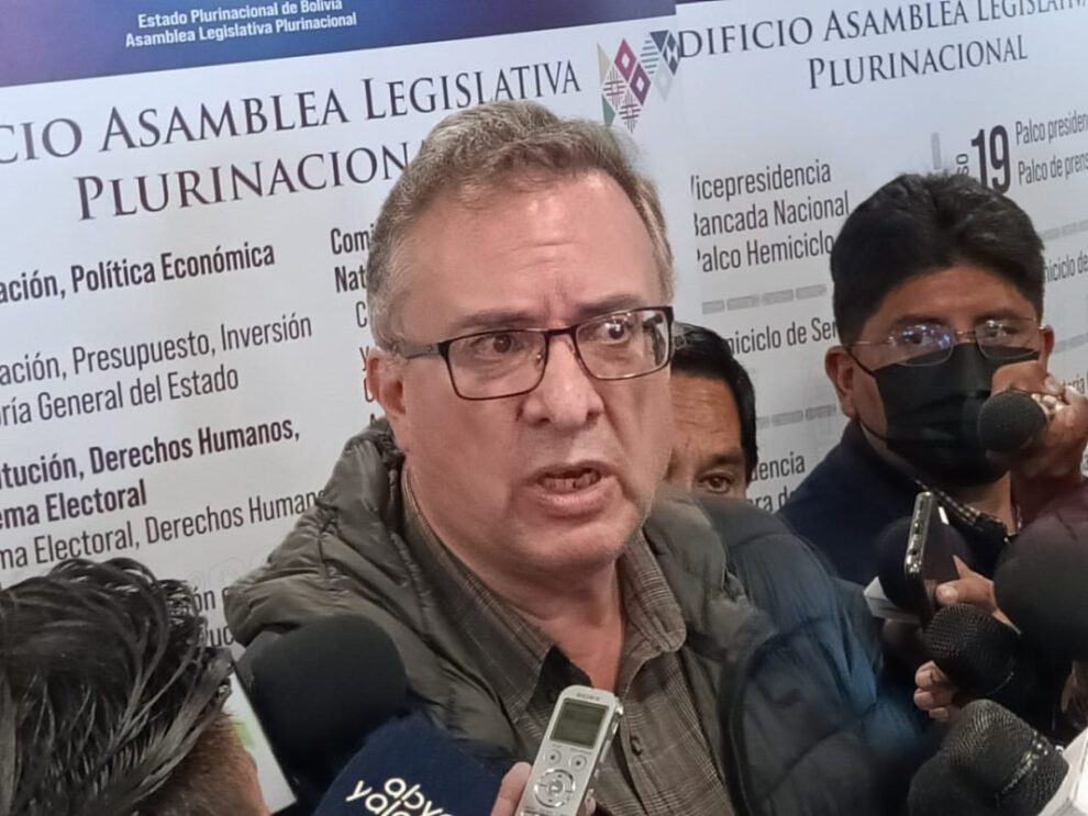 Cabildo Nacional respaldado por Carlos Alarcón