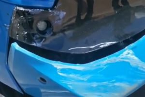 Taxi choca contra vagón del Tren Metropolitano