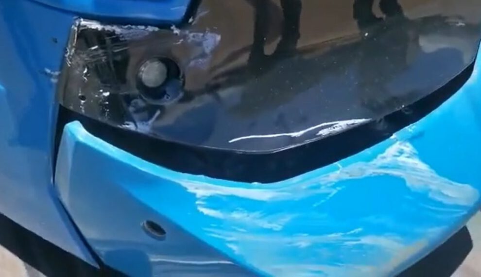 Taxi choca contra vagón del Tren Metropolitano