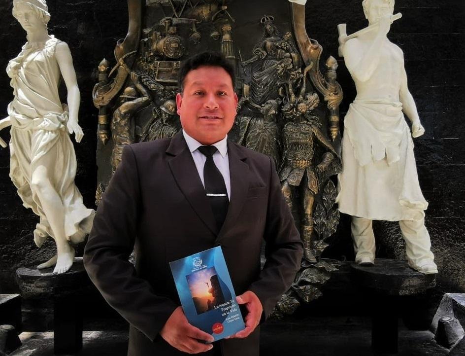 Luis Alberto Chino Cruz presenta su libro Encuentra tu Propósito en la Vida