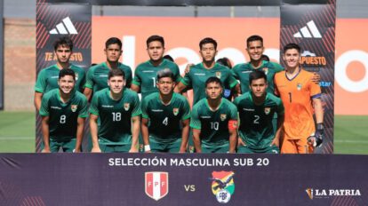 Integrantes del seleccionado boliviano antes del partido frente a Perú