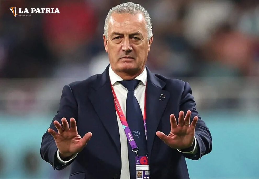 Gustavo Alfaro deja su puesto como director técnico de la selección ecuatoriana