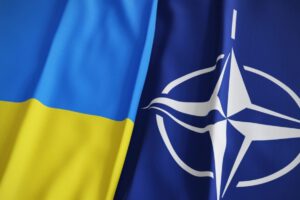 Ucrania miembro de facto de la OTAN