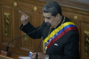 Maduro exige levantamiento de sanciones para continuar diálogo con la oposición