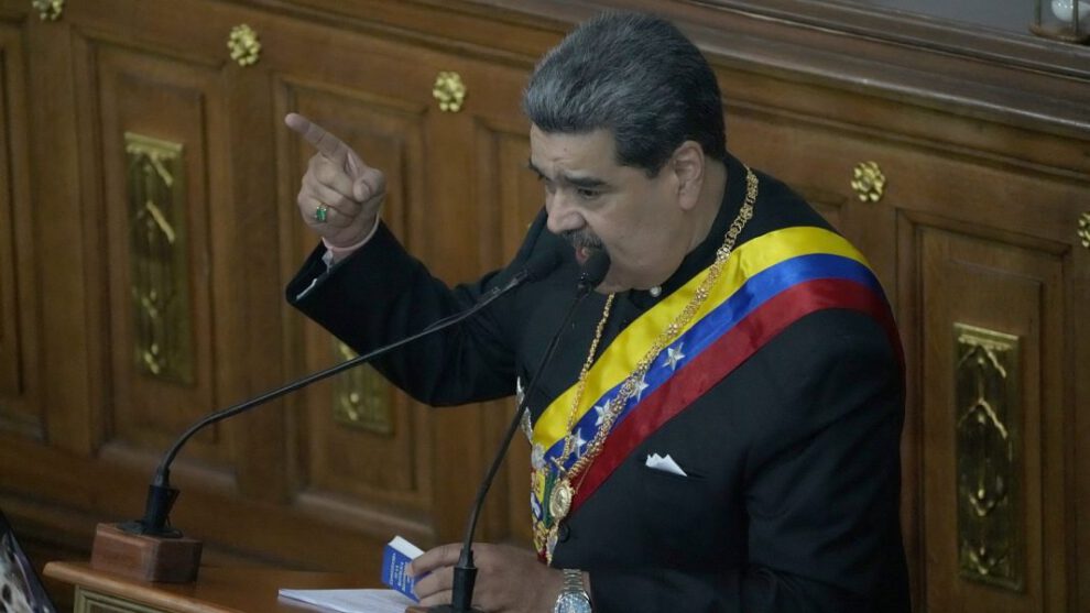 Maduro exige levantamiento de sanciones para continuar diálogo con la oposición
