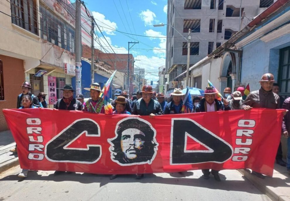 Marcha en Oruro pidiendo 30 años de cárcel para Luis Fernando Camacho