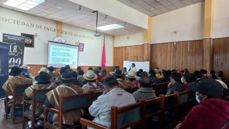 Ley de Recursos Evaporíticos socializada en Oruro