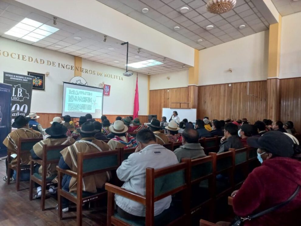 Ley de Recursos Evaporíticos socializada en Oruro