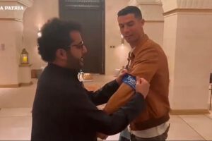Cristiano Ronaldo capitán amistoso ante PSG