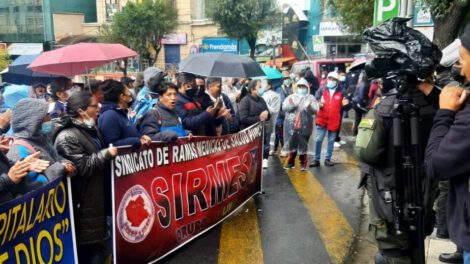 Protesta del Sector Salud en Oruro por ítems y rectoría
