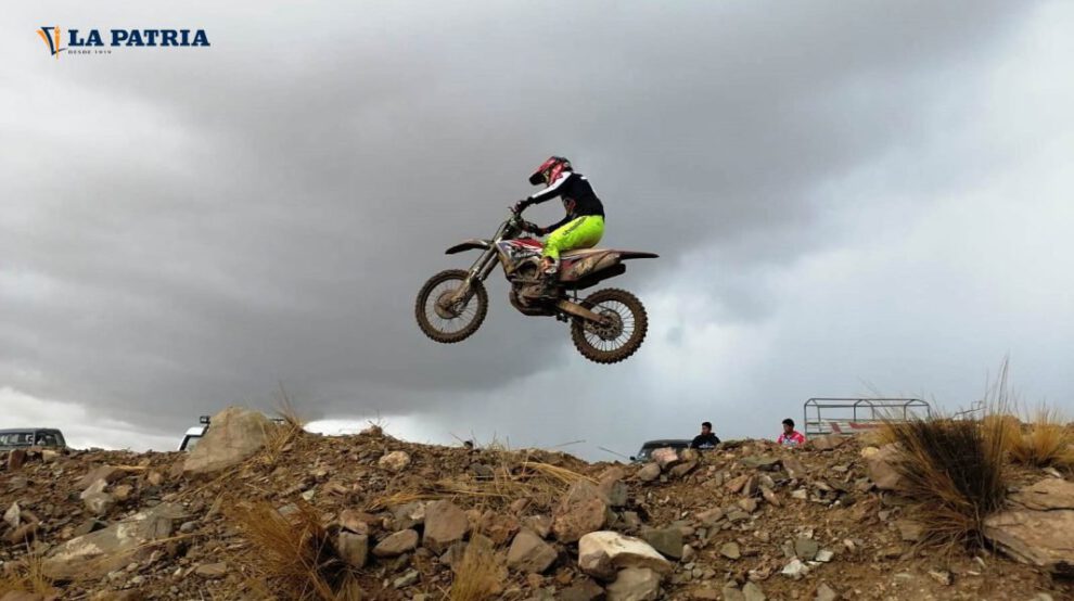 Competencia nacional de motociclismo en Oruro