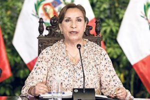 Presidente Boluarte descarta renunciar