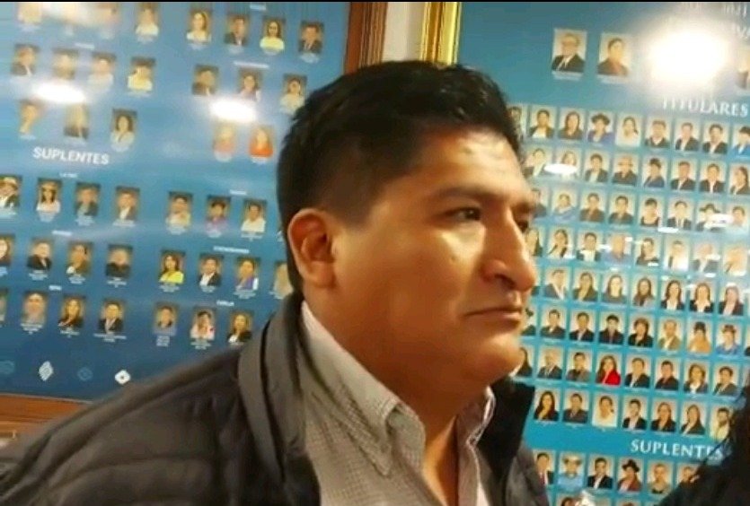 El jefe de bancada del MAS, Andrés Flores, habla sobre la Comisión de Justicia Plural