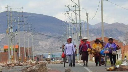 Operaciones comerciales entre Perú y Bolivia truncadas por quema de recinto aduanero