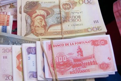 Billetes de Alasitas en la Feria de Alasita