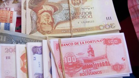 Billetes de Alasitas en la Feria de Alasita
