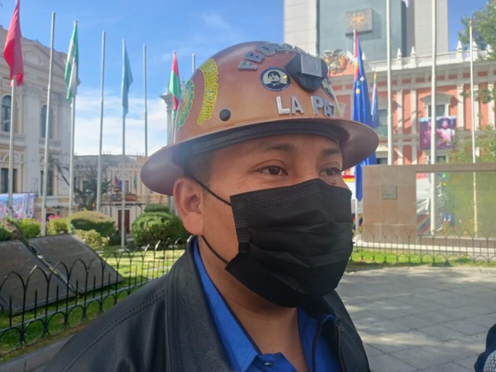Destitución de ministros según Freddy López del MAS