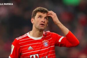 Thomas Müller enfrenta desafíos en el fútbol alemán