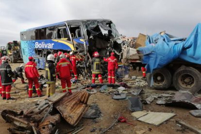 Colisión entre bus y camiones en El Alto dejando siete fallecidos