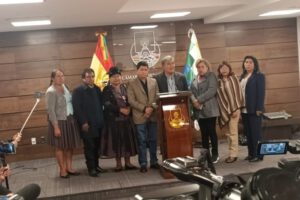 Recolección de firmas para reforma judicial por Luis Adolfo Flores