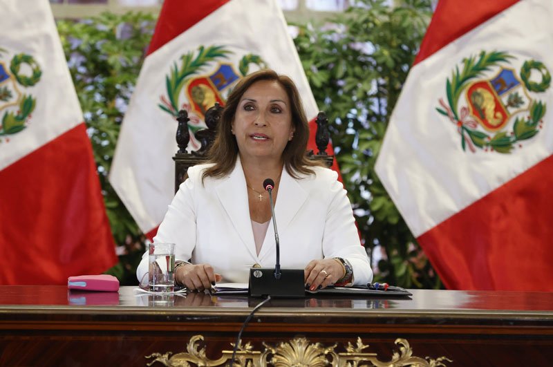 Presidente de Perú, Dina Boluarte, habla sobre Ponchos Rojos y armas dum-dum