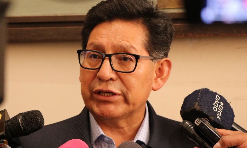 Rechazo a la malla curricular defendido por el Ministro Pary