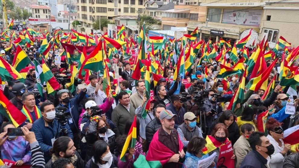 Cabildos y amnistía en La Paz