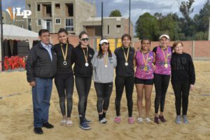 Los ganadores del certamen nacional de voleibol de playa en Cochabamba