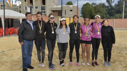 Los ganadores del certamen nacional de voleibol de playa en Cochabamba
