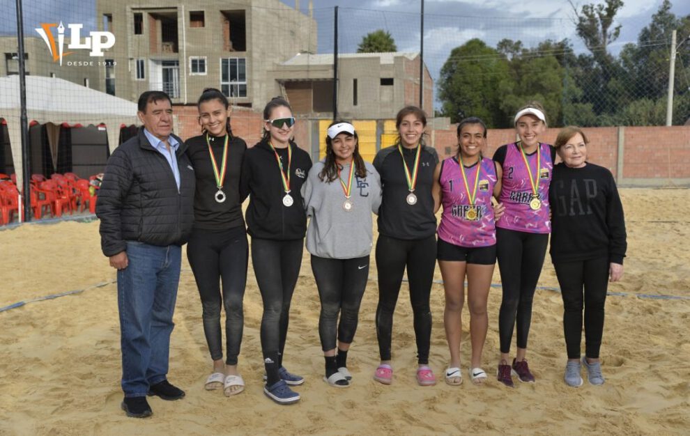Los ganadores del certamen nacional de voleibol de playa en Cochabamba