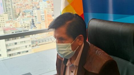 Félix Ajpi reclama sobre privilegios de Camacho en Chonchocoro