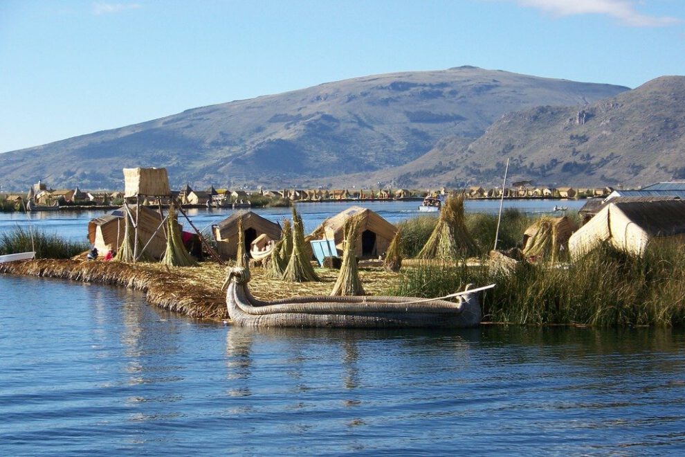bajo nivel de agua en el lago Titicaca