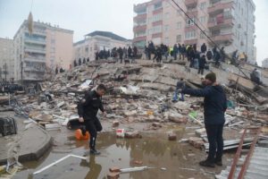 Sismo en Turquía y Siria causando cientos de muertos y miles de heridos