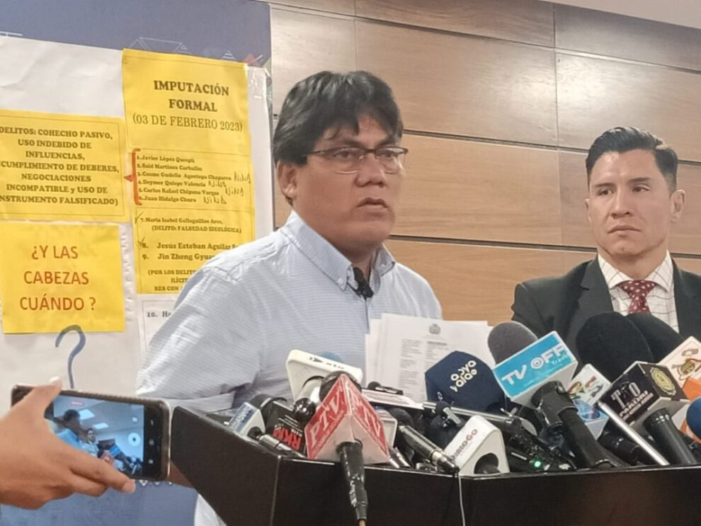 Héctor Arce denuncia irregularidades en la ABC