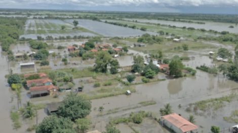 Inundaciones en Santa Cruz afectan colegios