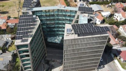 Banco Pyme Ecofuturo apuesta por la energía limpia con 116 módulos solares