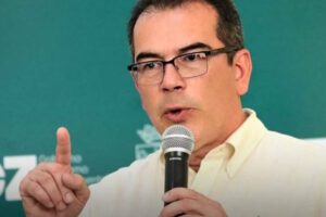 Mario Aguilera pide sustituir a Camacho como gobernador