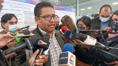 Vicegobernador de Santa Cruz, Mario Aguilera, asumiendo responsabilidades