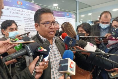 Vicegobernador de Santa Cruz, Mario Aguilera, asumiendo responsabilidades