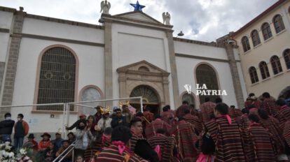 Danzarines ratifican su devoción a la Virgen del Socavón