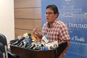 Héctor Arce presenta pruebas sobre el litio boliviano