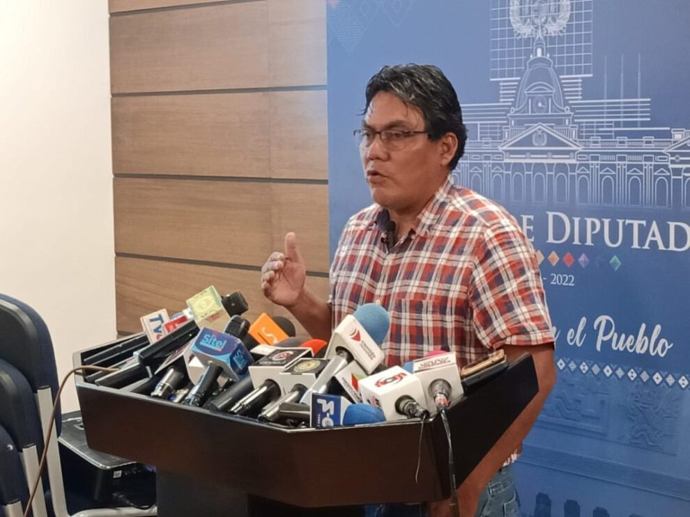 Héctor Arce presenta pruebas sobre el litio boliviano