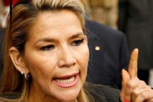 Añez afirma que Morales escapó a México