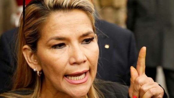 Añez afirma que Morales escapó a México