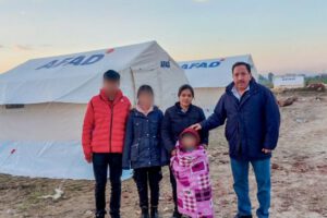 Familia boliviana afectada por el sismo en Turquía