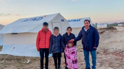 Familia boliviana afectada por el sismo en Turquía