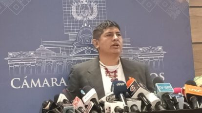 Rolando Cuéllar critica a Evo Morales en conferencia de prensa